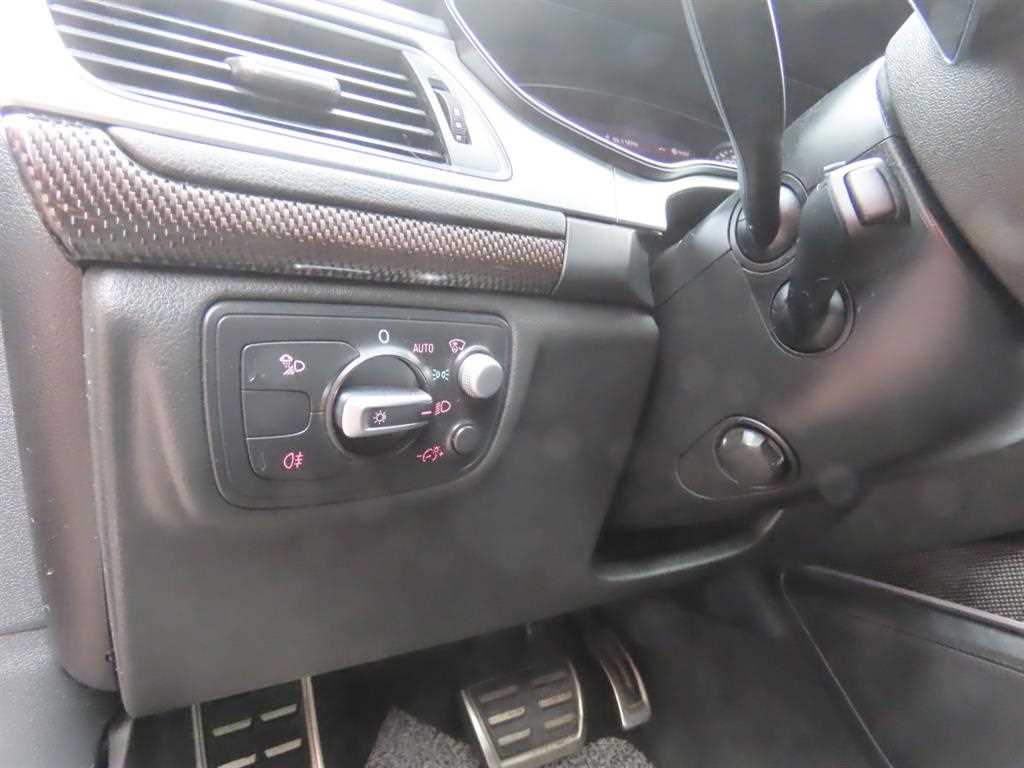 Audi S7 — photo 14