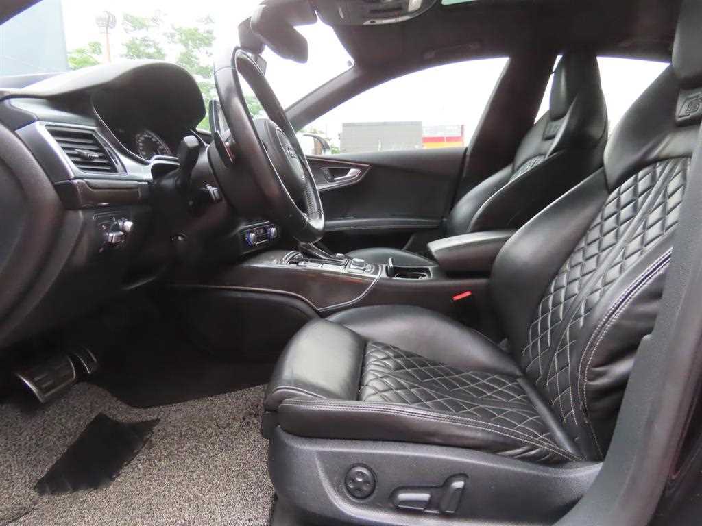 Audi S7 — photo 15