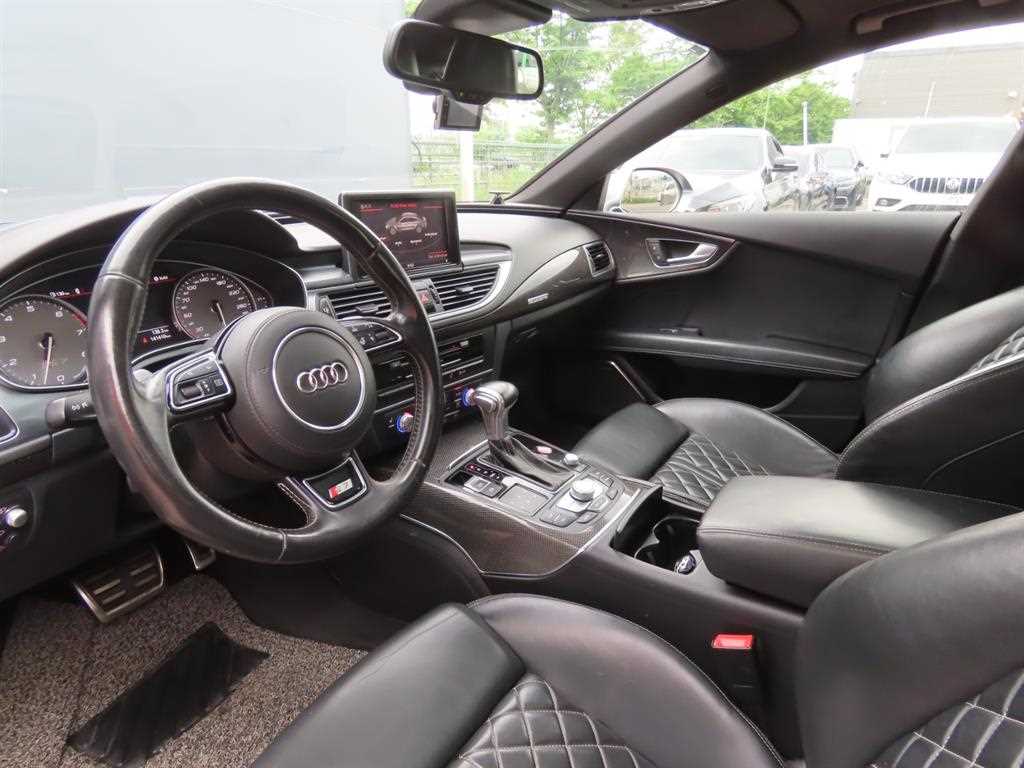 Audi S7 — photo 16