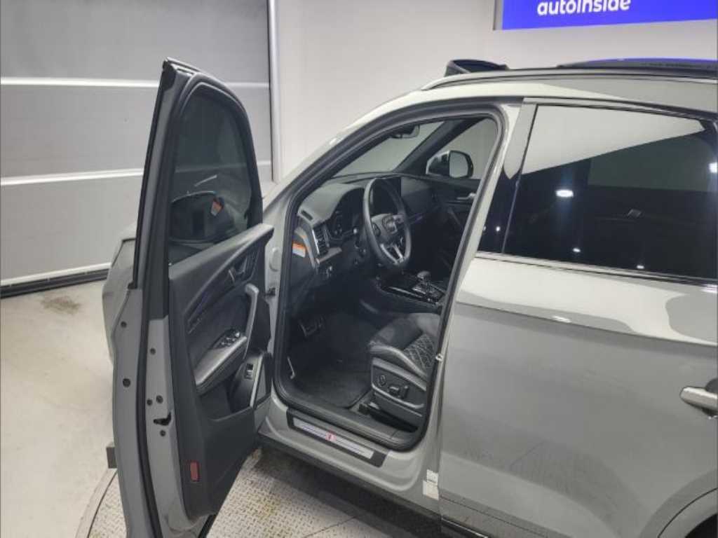 Audi SQ5 — photo 07