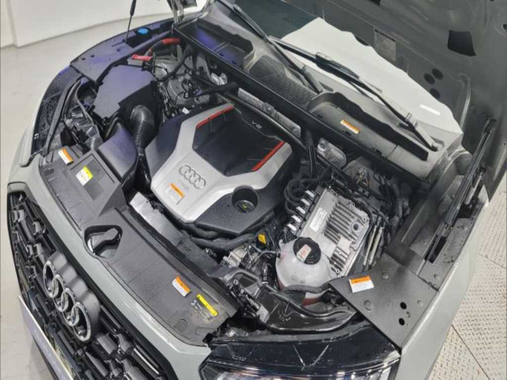 Audi SQ5 — photo 12