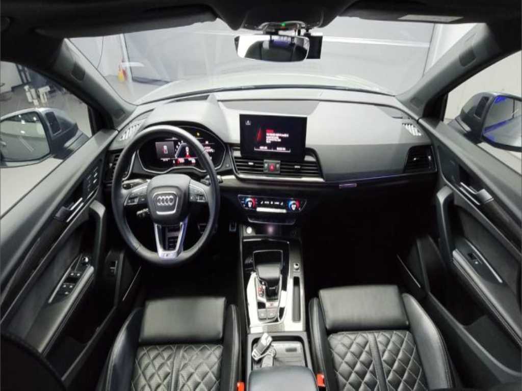 Audi SQ5 — photo 18