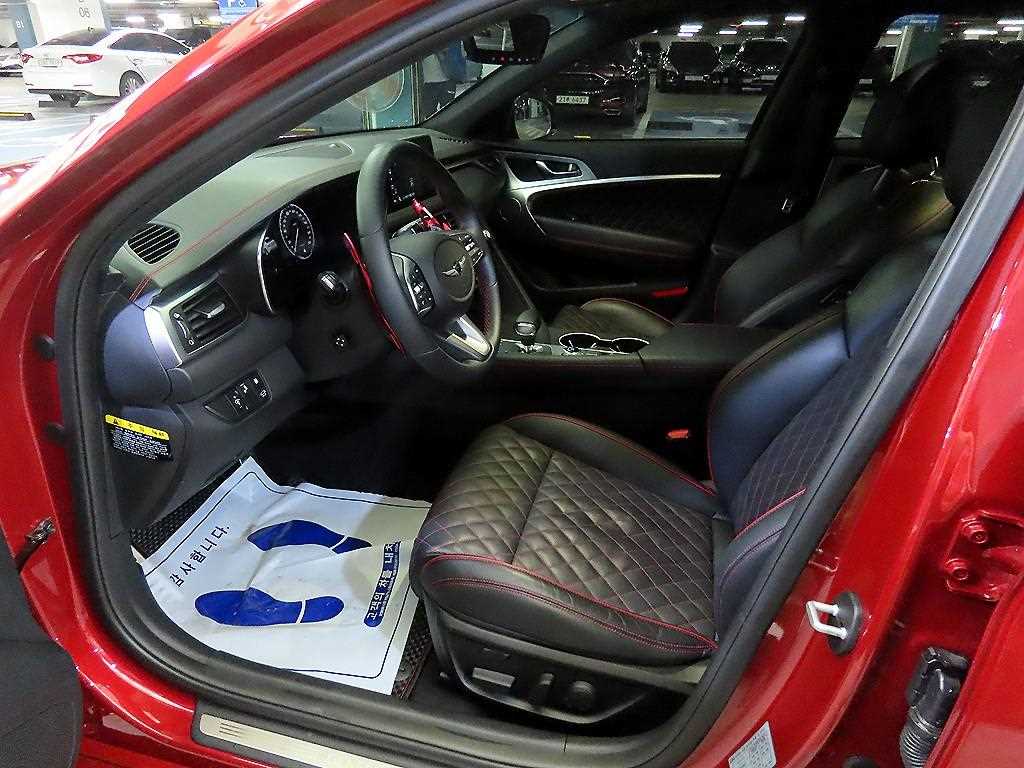 Genesis G70 — photo 06