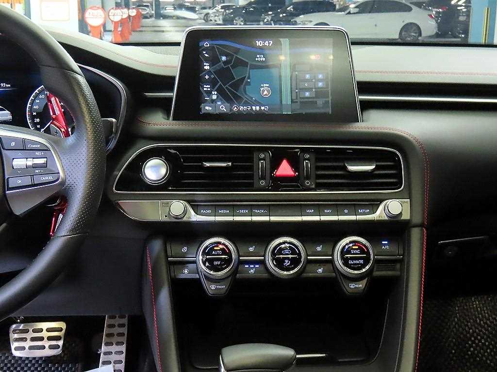 Genesis G70 — photo 11