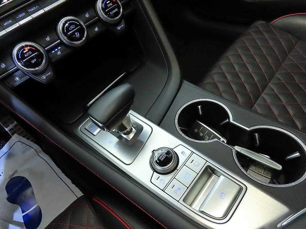 Genesis G70 — photo 12