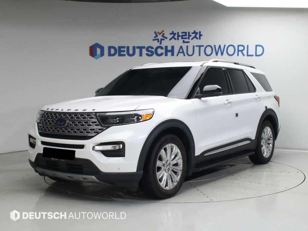 Ford Explorer — photo 01