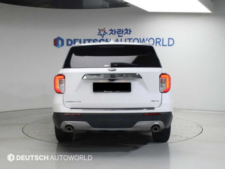 Ford Explorer — photo 04