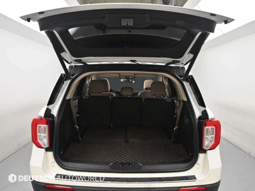 Ford Explorer — photo 19