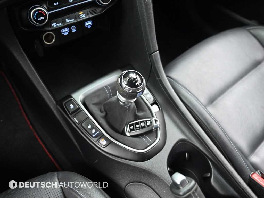 Hyundai Veloster — photo 09
