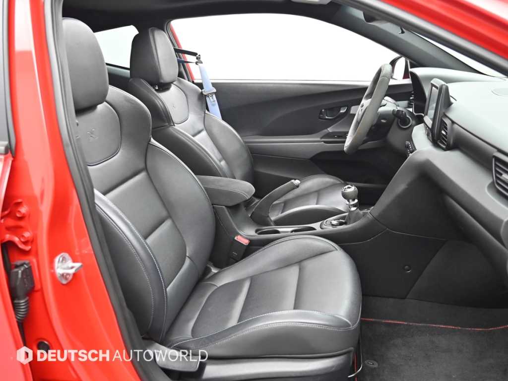 Hyundai Veloster — photo 10