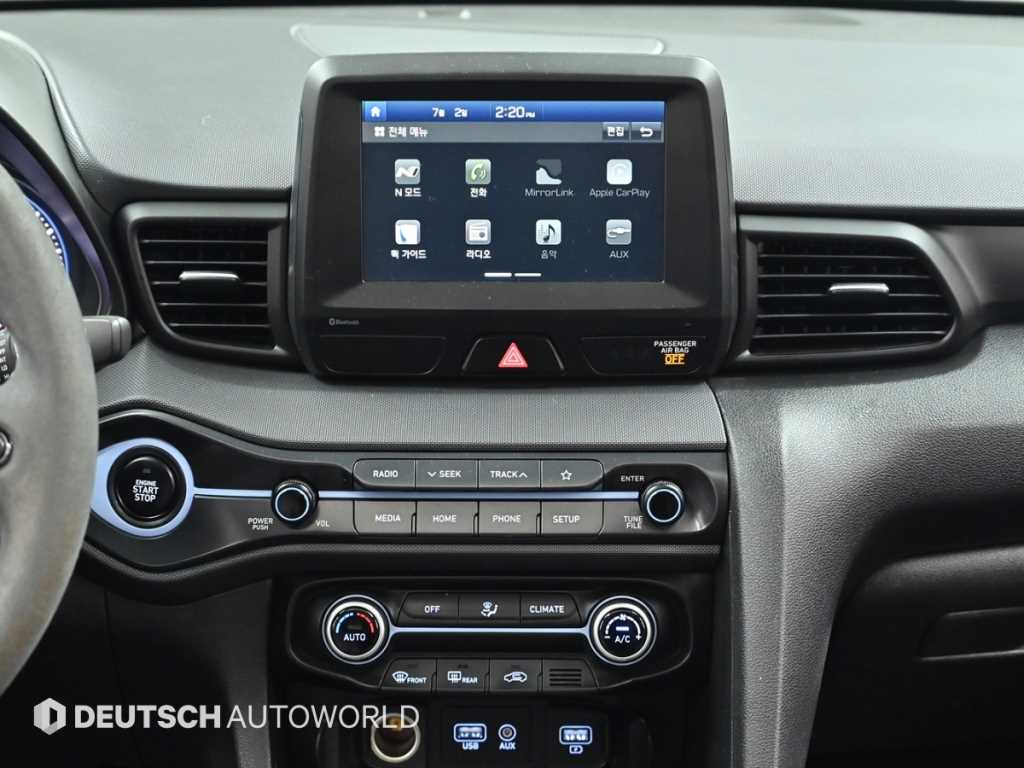 Hyundai Veloster — photo 14