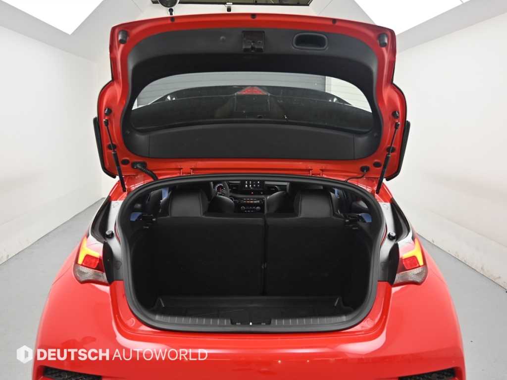 Hyundai Veloster — photo 19