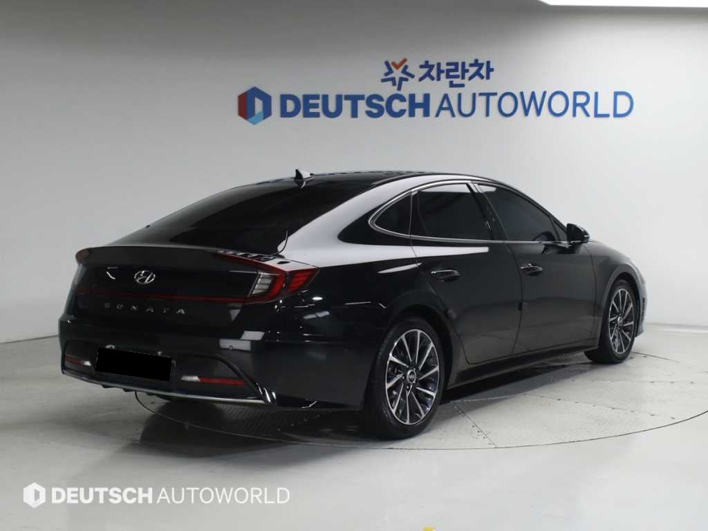 Hyundai Sonata — photo 02