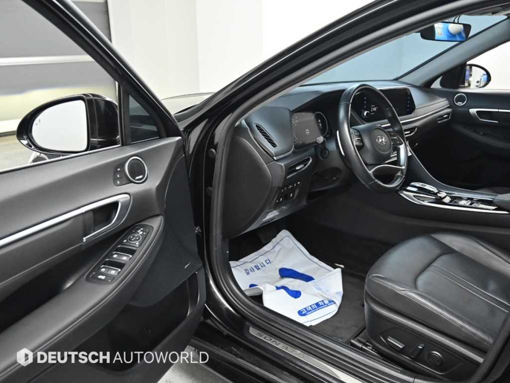 Hyundai Sonata — photo 11