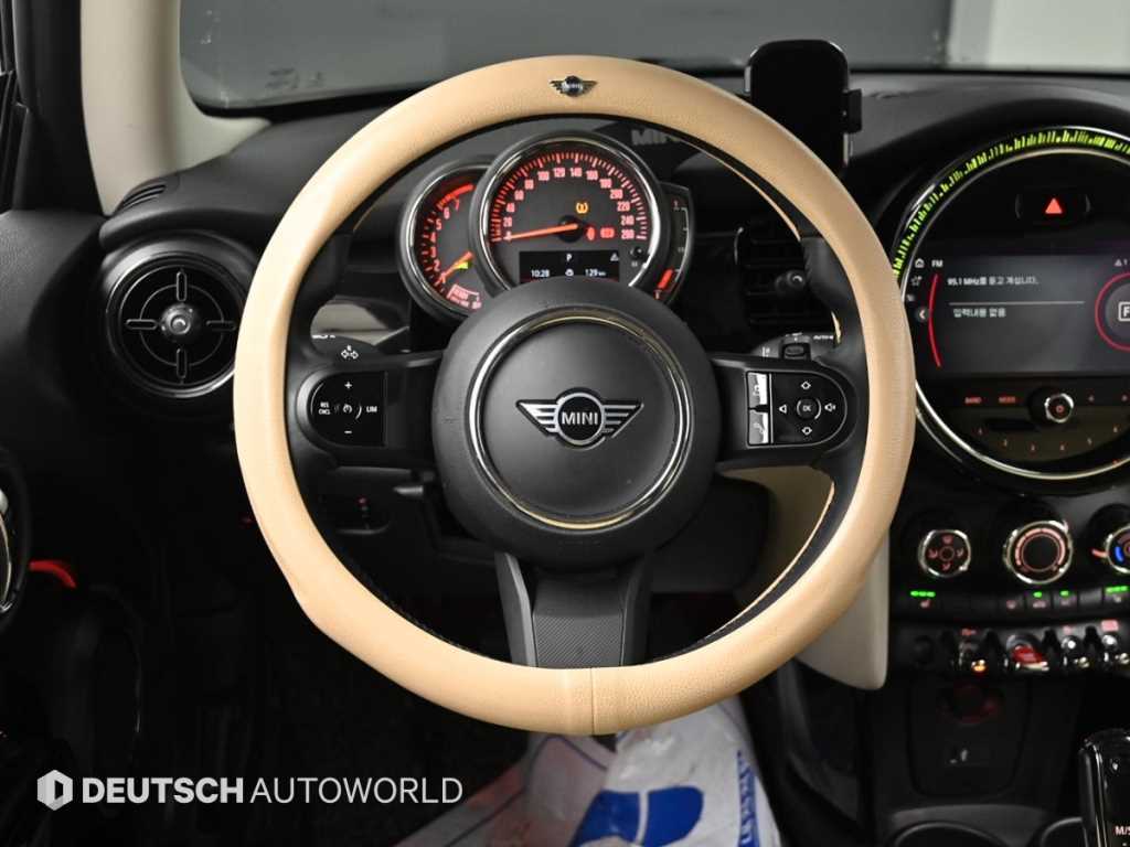 Mini Cooper — photo 13