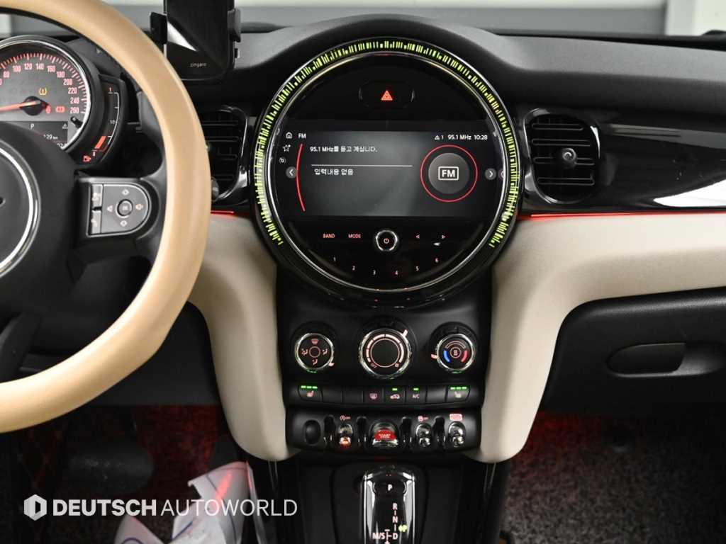 Mini Cooper — photo 14