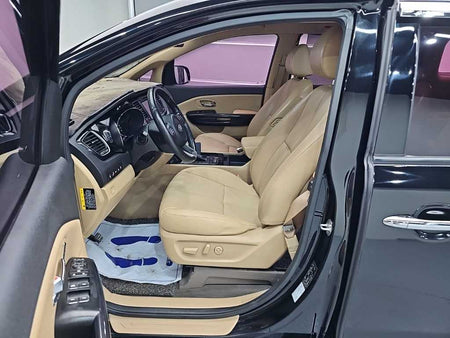Kia Carnival — photo 11