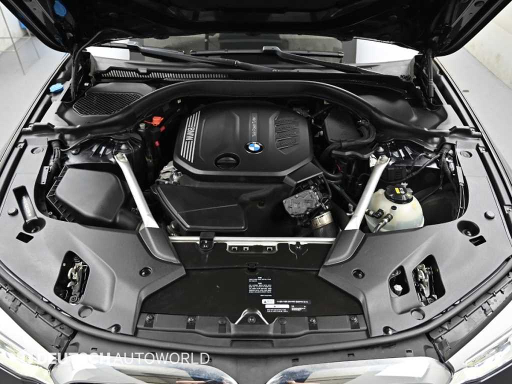 BMW 5-Series — photo 06