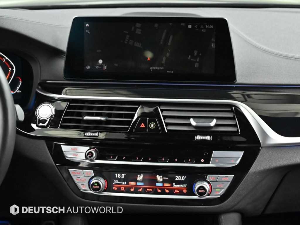 BMW 5-Series — photo 14