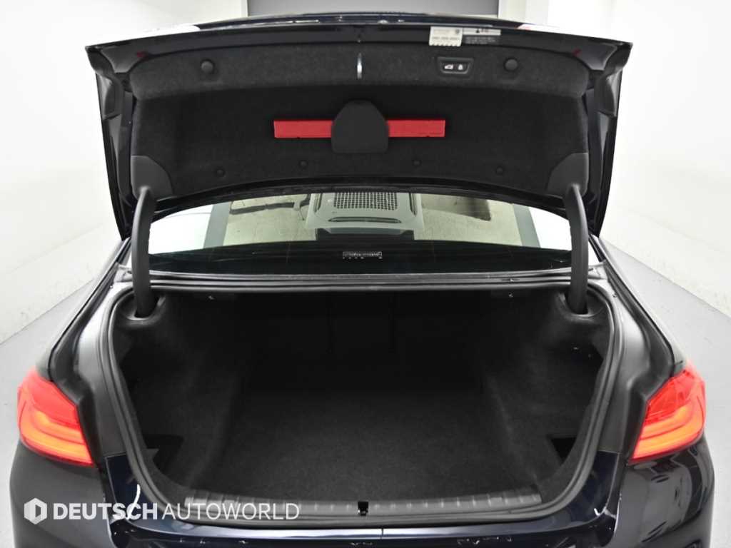 BMW 5-Series — photo 19