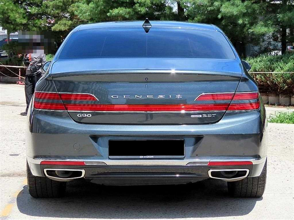 Genesis G90 — photo 05