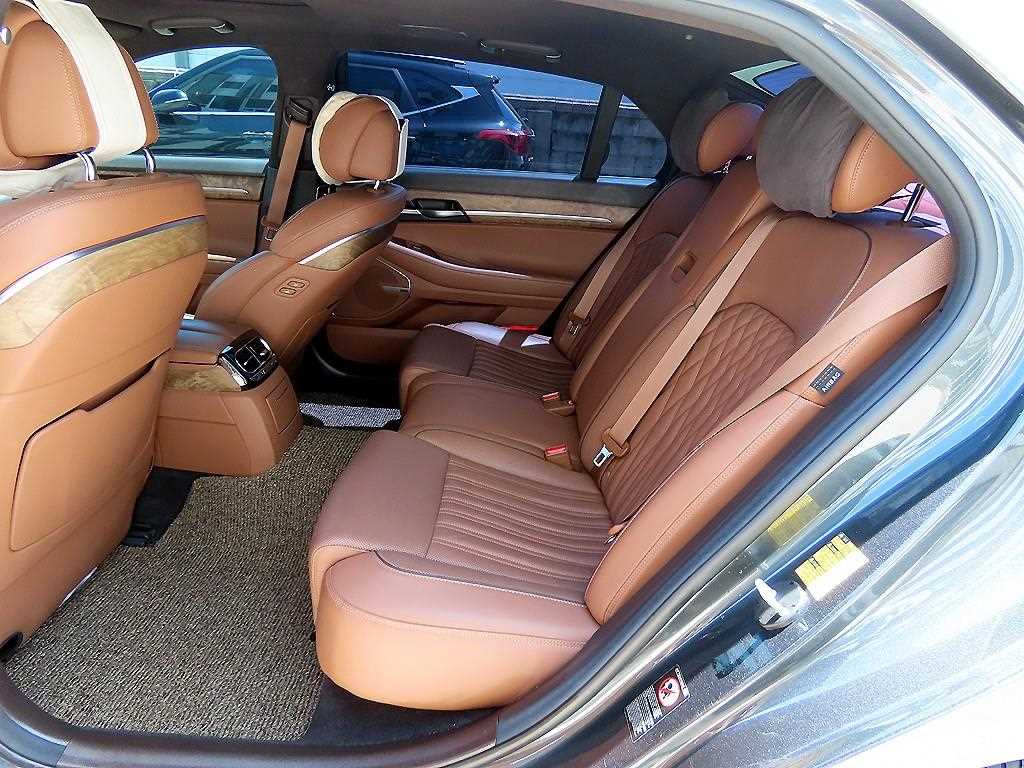 Genesis G90 — photo 07