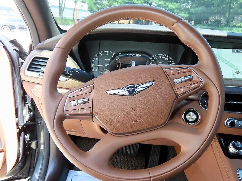 Genesis G90 — photo 08
