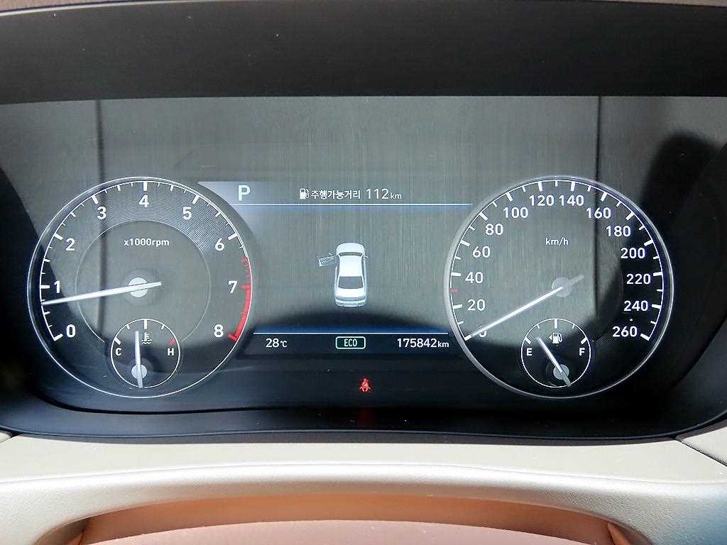 Genesis G90 — photo 09