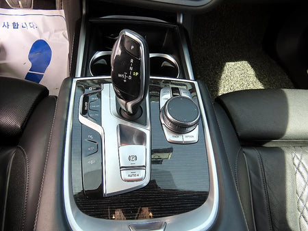 BMW 7-Series — photo 11