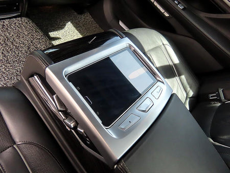 BMW 7-Series — photo 15