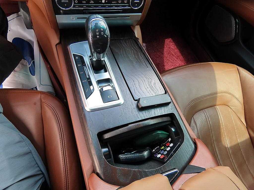 Maserati Quattroporte — photo 10