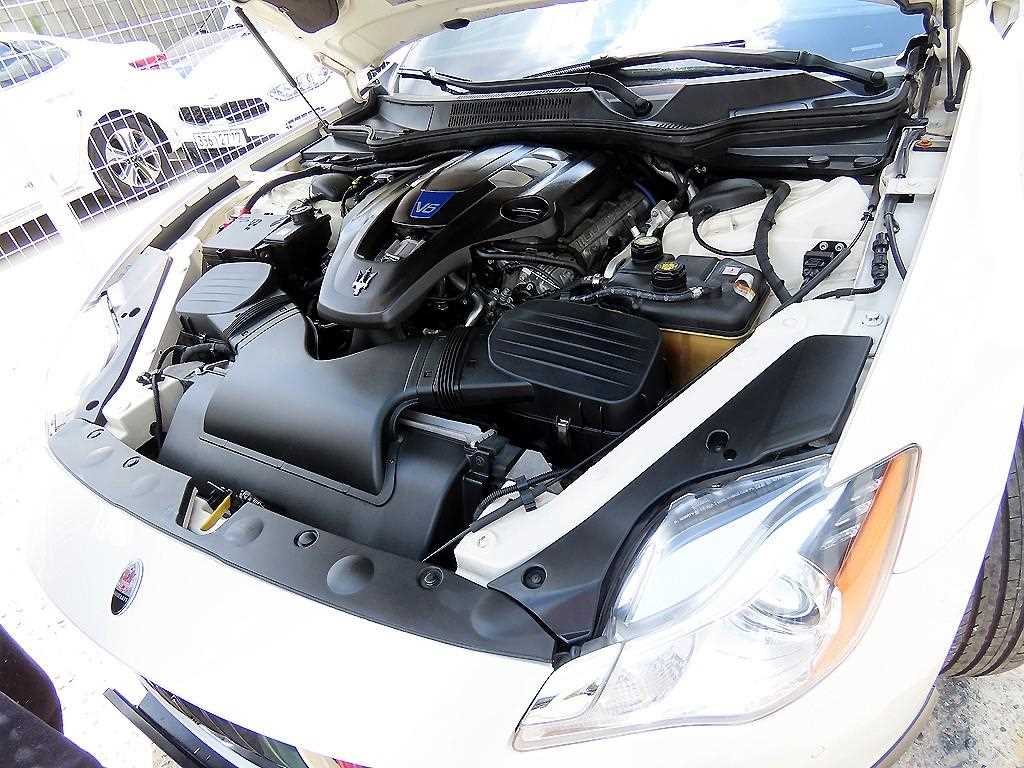 Maserati Quattroporte — photo 19