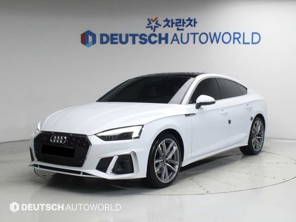 Audi A5 — photo 01
