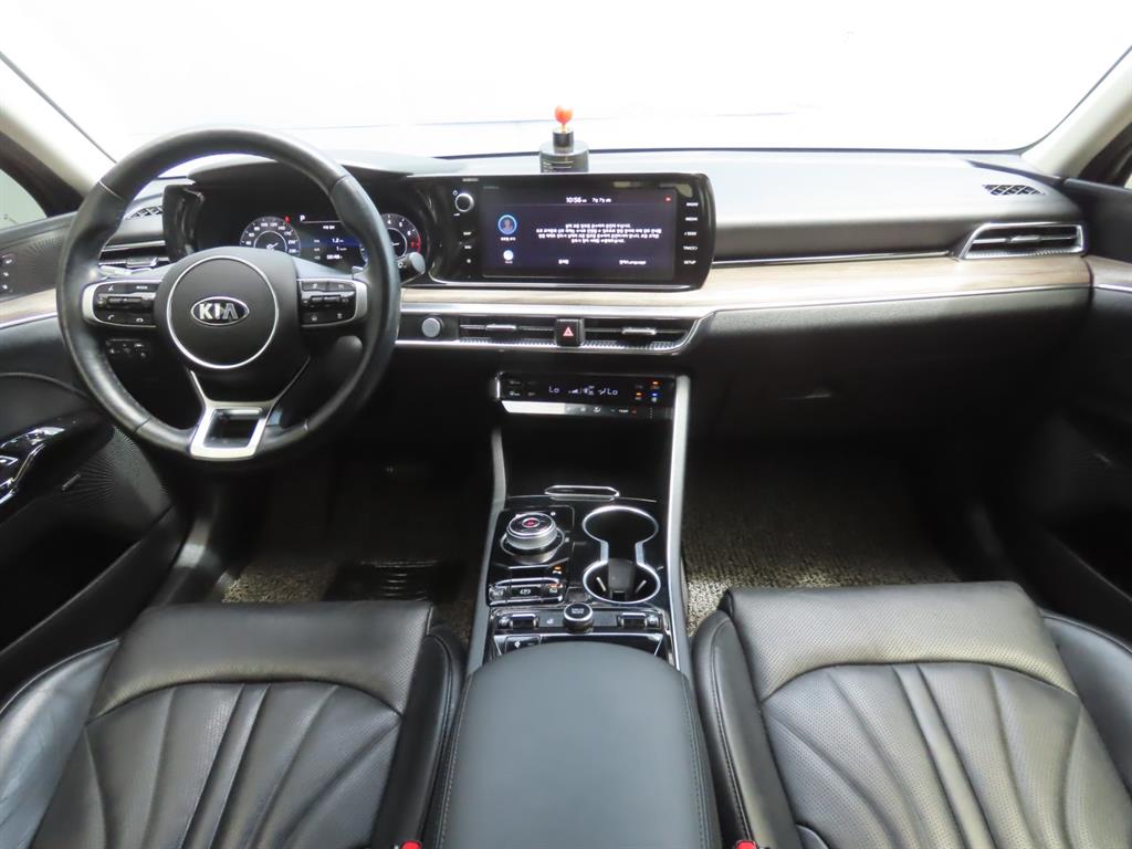 Kia K5 — photo 08