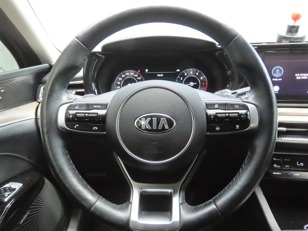 Kia K5 — photo 10