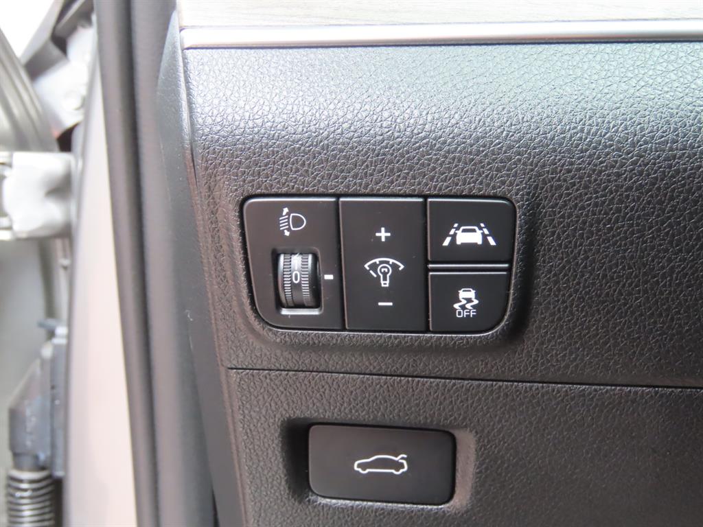 Kia K5 — photo 14