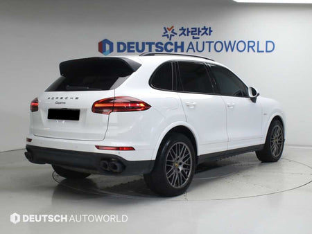 Porsche Cayenne — photo 02