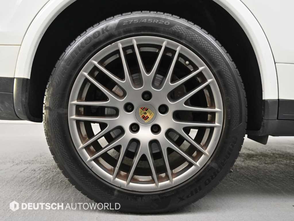 Porsche Cayenne — photo 05