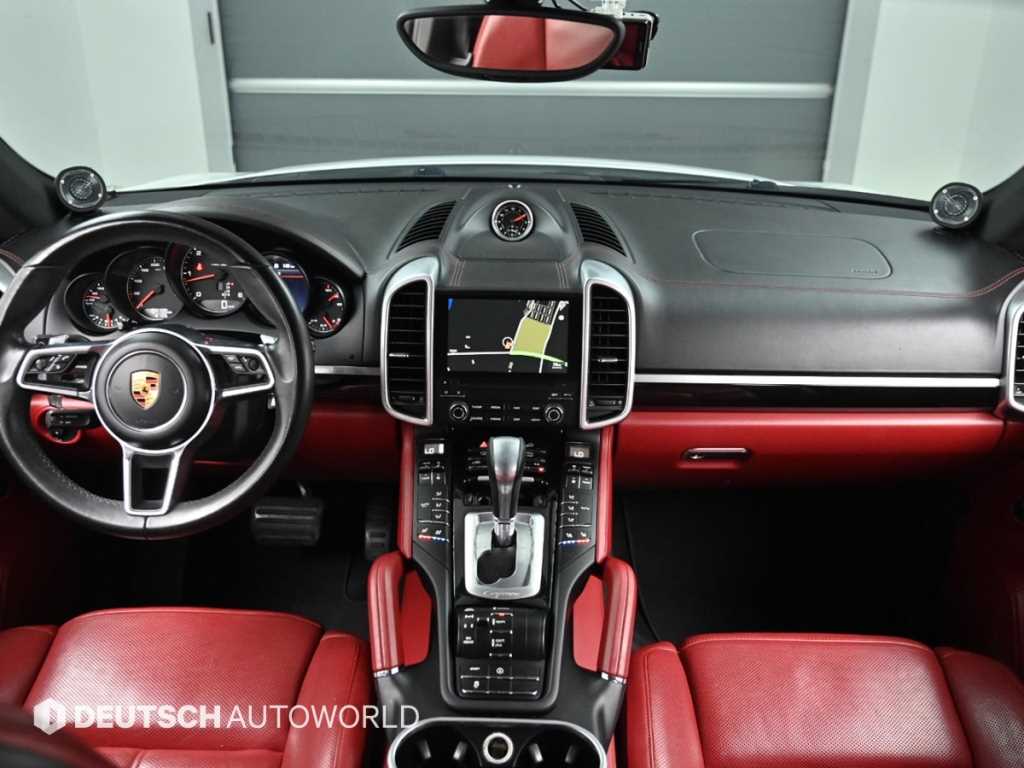 Porsche Cayenne — photo 07