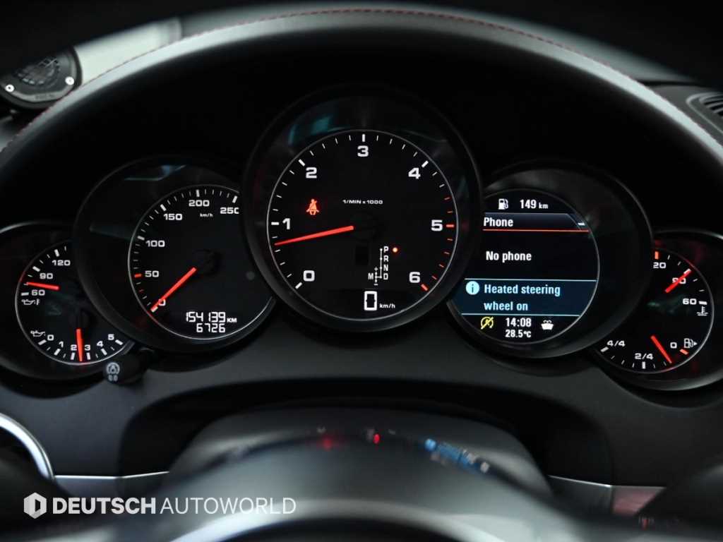 Porsche Cayenne — photo 08