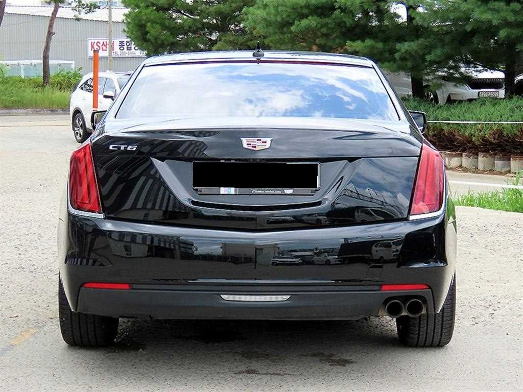 Cadillac CT6 — photo 04