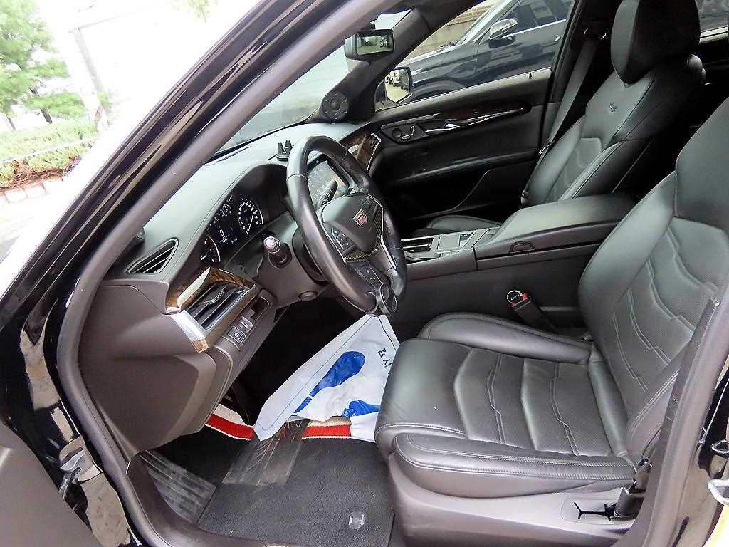 Cadillac CT6 — photo 05