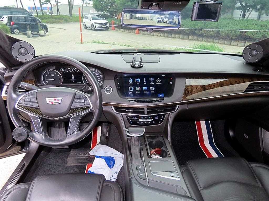 Cadillac CT6 — photo 07