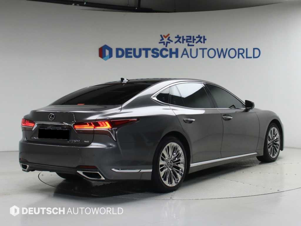 Lexus LS — photo 02
