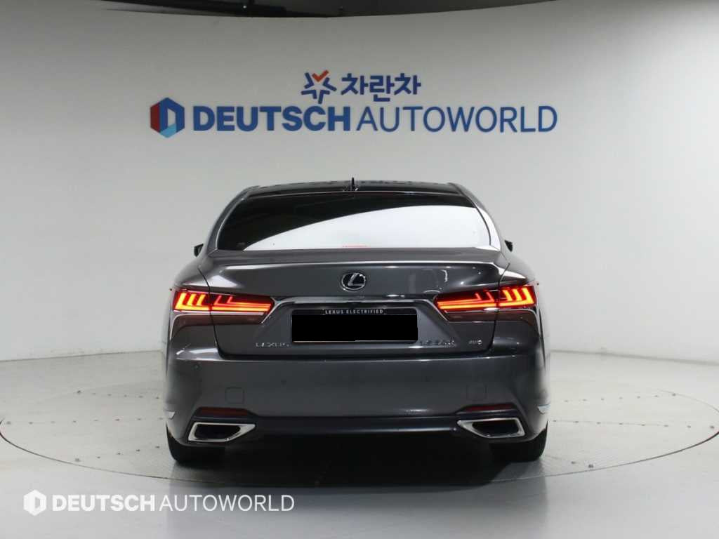 Lexus LS — photo 04