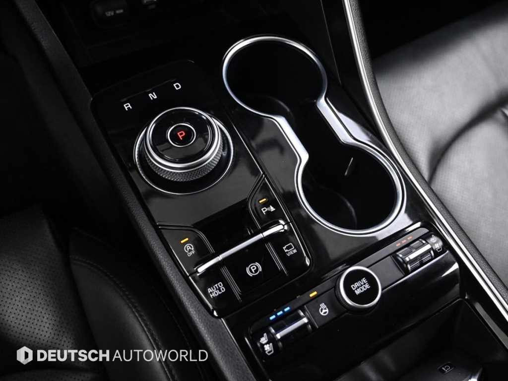 Kia K5 — photo 09