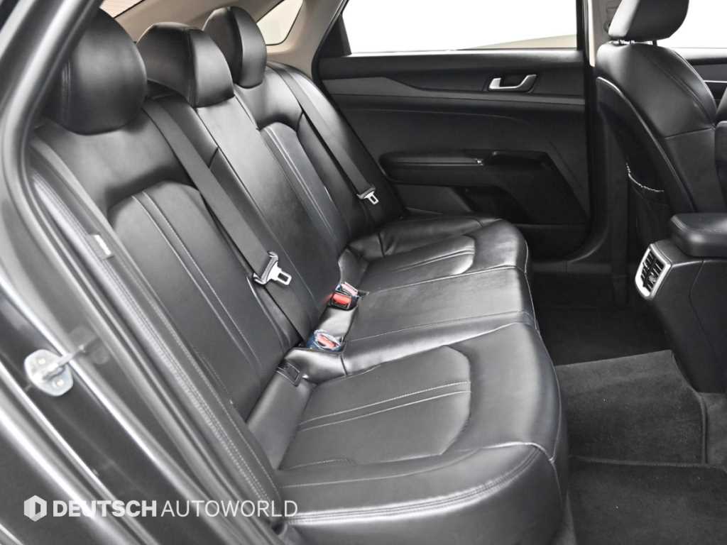 Kia K5 — photo 12