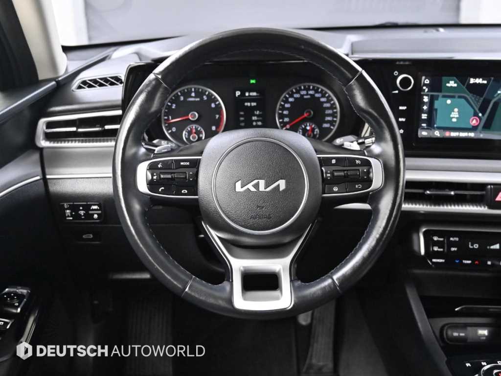 Kia K5 — photo 13