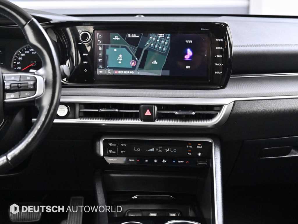Kia K5 — photo 14