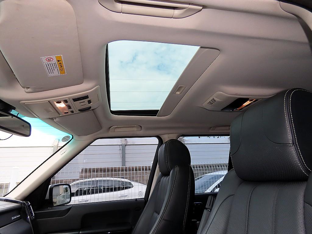 Land Rover Range Rover — photo 16